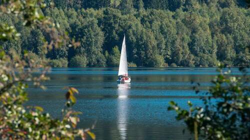 Als Ausflugsziel liegt der Schluchsee nur wenige Autominuten entfernt - 