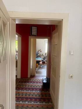 EG Flur mit Blick in die Wohnung - 