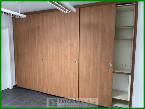 Büro Besprechungsraum mit Wandschrank - 3 Zimmer Büro in Wittlich