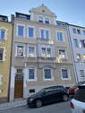 Hausansicht - Lichtdurchflutete 4-Raumwohnung