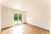 Erdgeschoss Schlafzimmer mit Zugang Terrasse - 