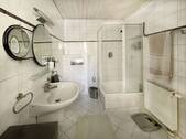 Gästebad mit Dusche - 