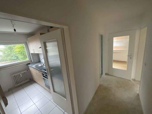 Flur_Küche_www.villingen.immobilien - Etagenwohnung mit 77,00 m² in Bad Dürrheim zur Miete