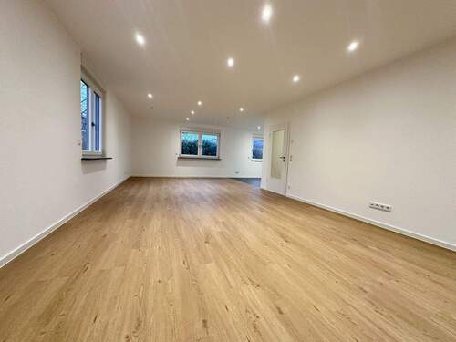 Wohn- und Essbereich - NEU im Angebot: Sanierte 4-ZW mit Terrasse und Wintergarten in Margetshöchheim!