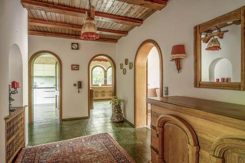 Flur - 6 Zimmer Bungalow zum Kaufen in Gilching