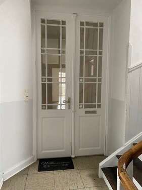 Eingangstür - Renovierte Etagenwohnung im Zentrum von Warburg......