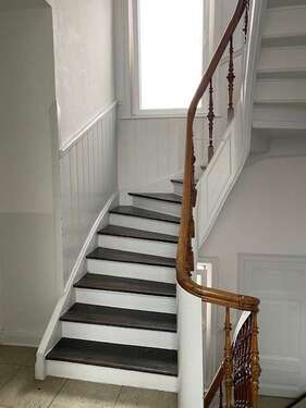 Treppenhaus - 6 Zimmer Etagenwohnung zur Miete in Warburg