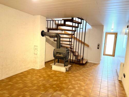 Eingangsbereich / Kaminzimmer im EG - 4 Zimmer Reihenmittelhaus in Kenzingen