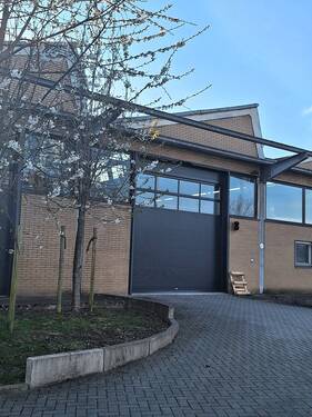 Einfahrt - Halle zur Miete in Bochum