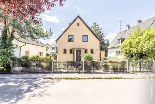 Straßenansicht - 