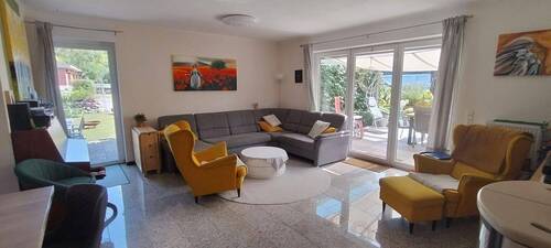 gemütliches, helles Wohnzimmer - 