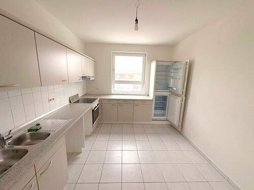 Moderne Küche mit Platz für Genuss - 