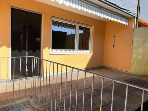 Terrasse mit Makiese - Reihenmittelhaus mit 120,00 m&sup2; in Stein zum Kaufen