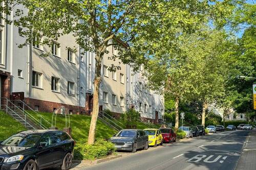 Hausansicht - 3 Zimmer Etagenwohnung zum Kaufen in Dresden