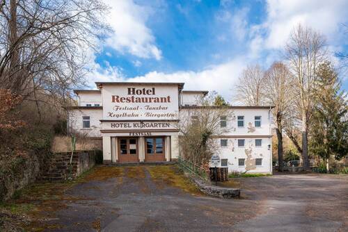 Außenansicht Eingangsbereich - Hotel, Pension, Gasthof zum Kaufen in Naumburg (Saale)