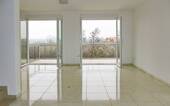 200_Wohnzimmer mit Balkon.jpg - 
