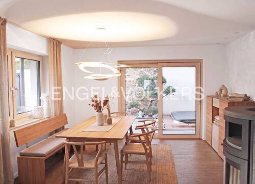 Bild 1 - Einzugsbereite Erdgeschosswohnung in Kurparknähe mit privatem Pool, Sauna und Garage