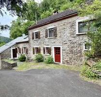 Charmantes Naturidyll an der Luxemburger Grenze – liebevoll renoviertes Bruchsteinhaus mit 3.950 m² Grundstück - Dasburg