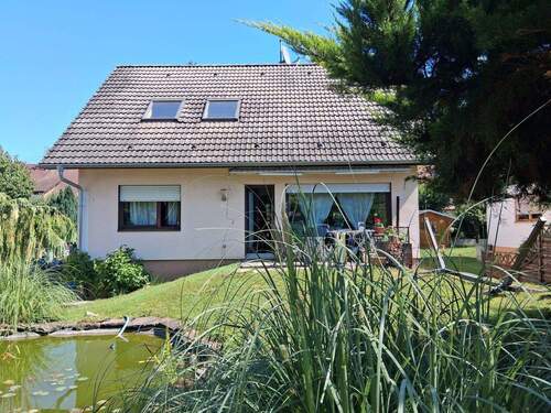 Blick von der Strasse - 5 Zimmer Einfamilienhaus zum Kaufen in Ehrenkirchen