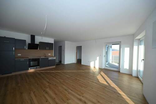 Großzügig geschnitten - 4 Zimmer Etagenwohnung zur Miete in Seubersdorf