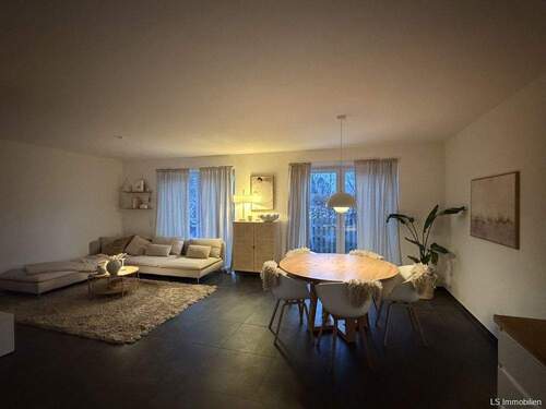 Wohnbereich - 4 Zimmer Doppelhaushälfte zum Kaufen in Barßel / Harkebrügge