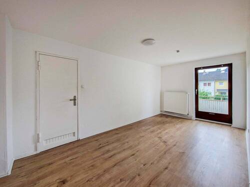 Schlafzimmer mit Zugang zum Balkon - 