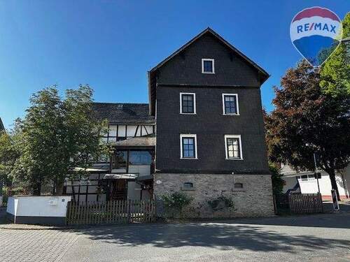 02 Außenansicht - 7 Zimmer Einfamilienhaus zum Kaufen in Weinbach