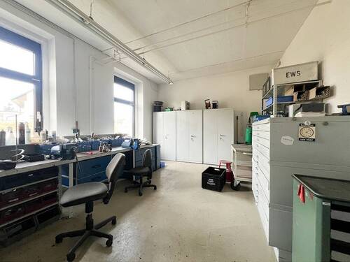 Halle Werkstatt - 