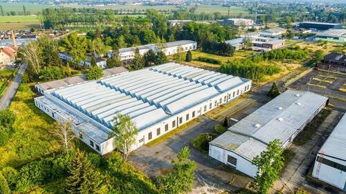 Halle Gebäudeansicht - Lager oder Produktion - auf über 5.000 m² Hallenfläche ist alles möglich! Nur 230 €m²