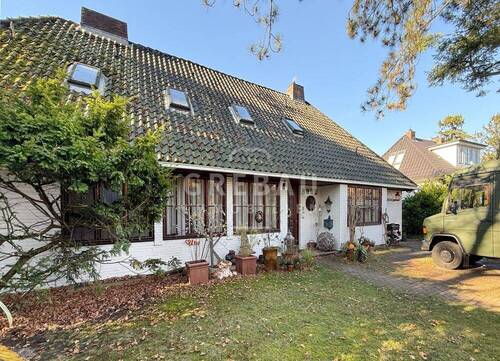 Straßenansicht - Herrlich großes Grundstück mit großem Haus in bester Villenlage von Blankenese