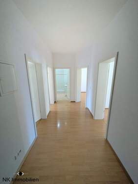 Flur - Etagenwohnung mit 80,30 m&sup2; in Leipzig zum Kaufen