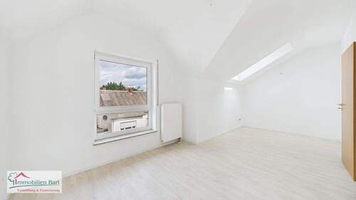 Schlafzimmer - 2 Zimmer Etagenwohnung zum Kaufen in Freudenburg