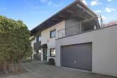 Haus- und Garagenansicht - 