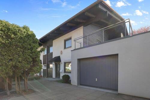 Haus- und Garagenansicht - 