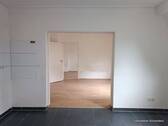 Blick von der Küche zum Wohnzimmer - 