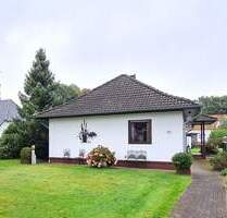 Gepflegter ebenerdiger Bungalow mit schönem Garten und zwei praktischen Garagen - Lindewitt Lüngerau