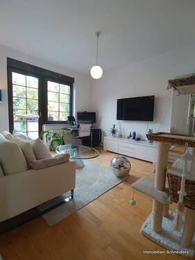 Wohnzimmer - 2 Zimmer Etagenwohnung in Krefeld