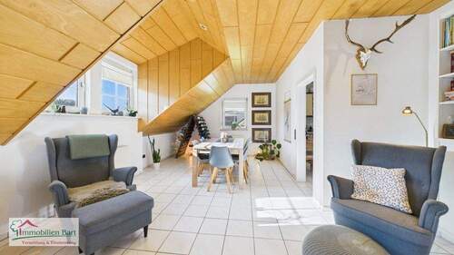 Wohn-Essbereich - OBEN IST ES AM SCHÖNSTEN! GEPFLEGTE 86 M² WOHNUNG MIT 2 SZ!