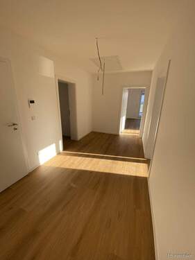 Flur - 3 Zimmer Etagenwohnung zum Kaufen in Bad Zwischenahn