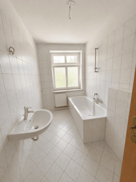 Badezimmer - 2 Zimmer Etagenwohnung zum Kaufen in Zwickau