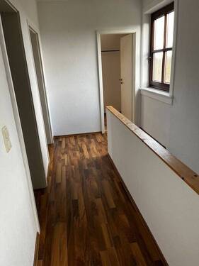 Haus 1 - Flur im Obergeschoss - 
