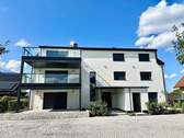 Hausansicht - *moderne und großzügige 3,5 Zimmerwohnung in ruhiger und grüner Lage - ID 6260*