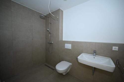 Zeitloses Duschbad - 