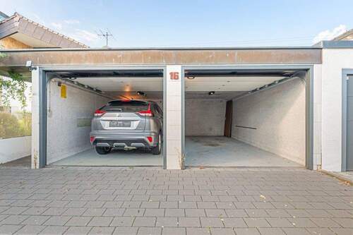 Garage - Mehrfamilienhaus, Wohnhaus mit 236,00 m² in Schwäbisch Gmünd / Straßdorf zum Kaufen