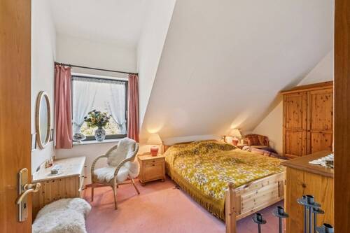 DACHGESCHOSS ZIMMER 7 - 