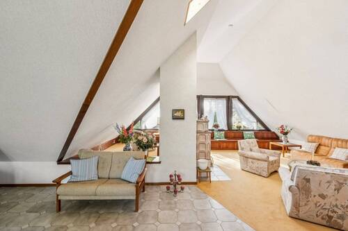 DACHGESCHOSS – ZIMMER 6 - 