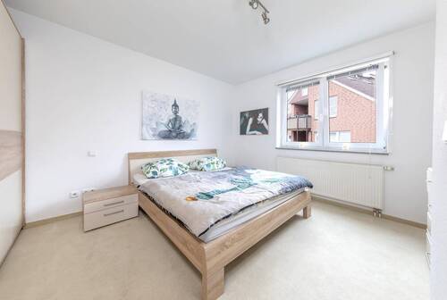 Großzügiges Schlafzimmer - 