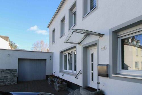 Außenansicht Hof - 5 Zimmer Einfamilienhaus zum Kaufen in Trier