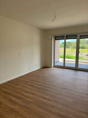 Zimmer 1 - 3 Zimmer Etagenwohnung in Oldenburg