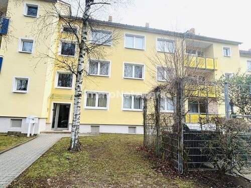 Front Eingang 2 - 4 Zimmer Etagenwohnung zum Kaufen in Hof